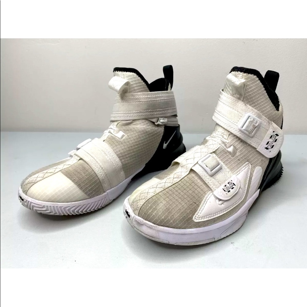 Juniors Nike Lebron Soldier XIII flyease (GS) - CJ1317 100 - White Black 5y